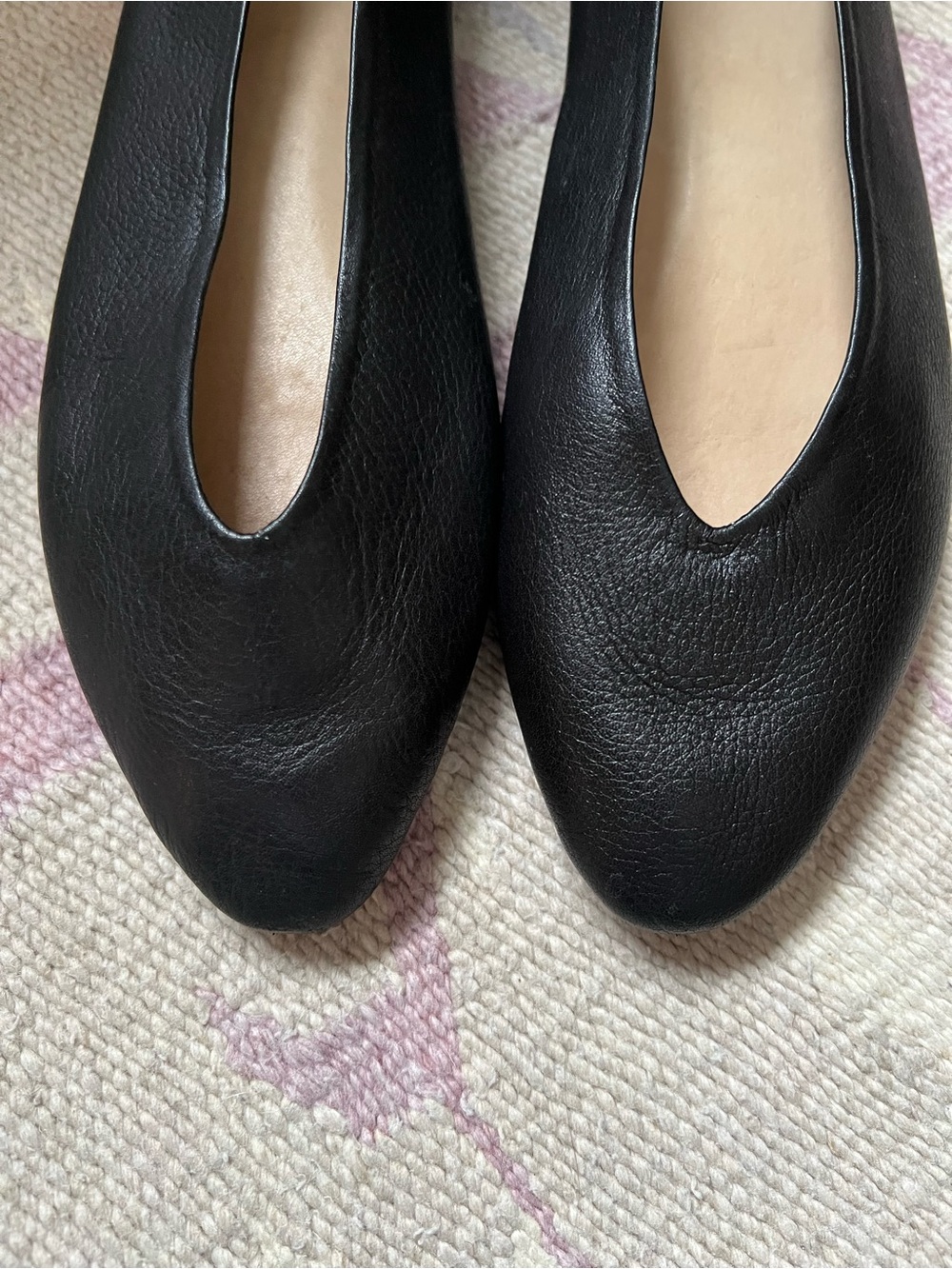 Bird of Flight Pointed Black Leather Flats - Picture 4 of 8